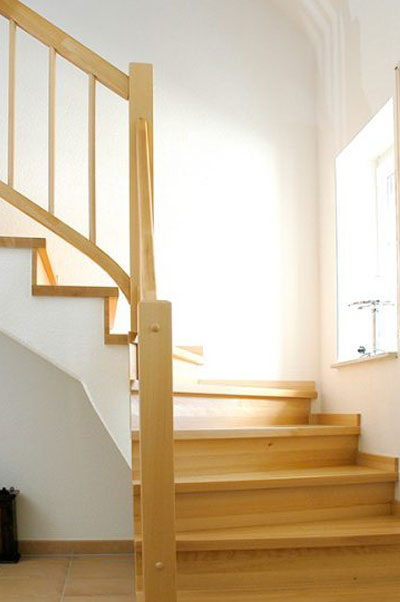 Treppenrenovierung Stufen und Geländer